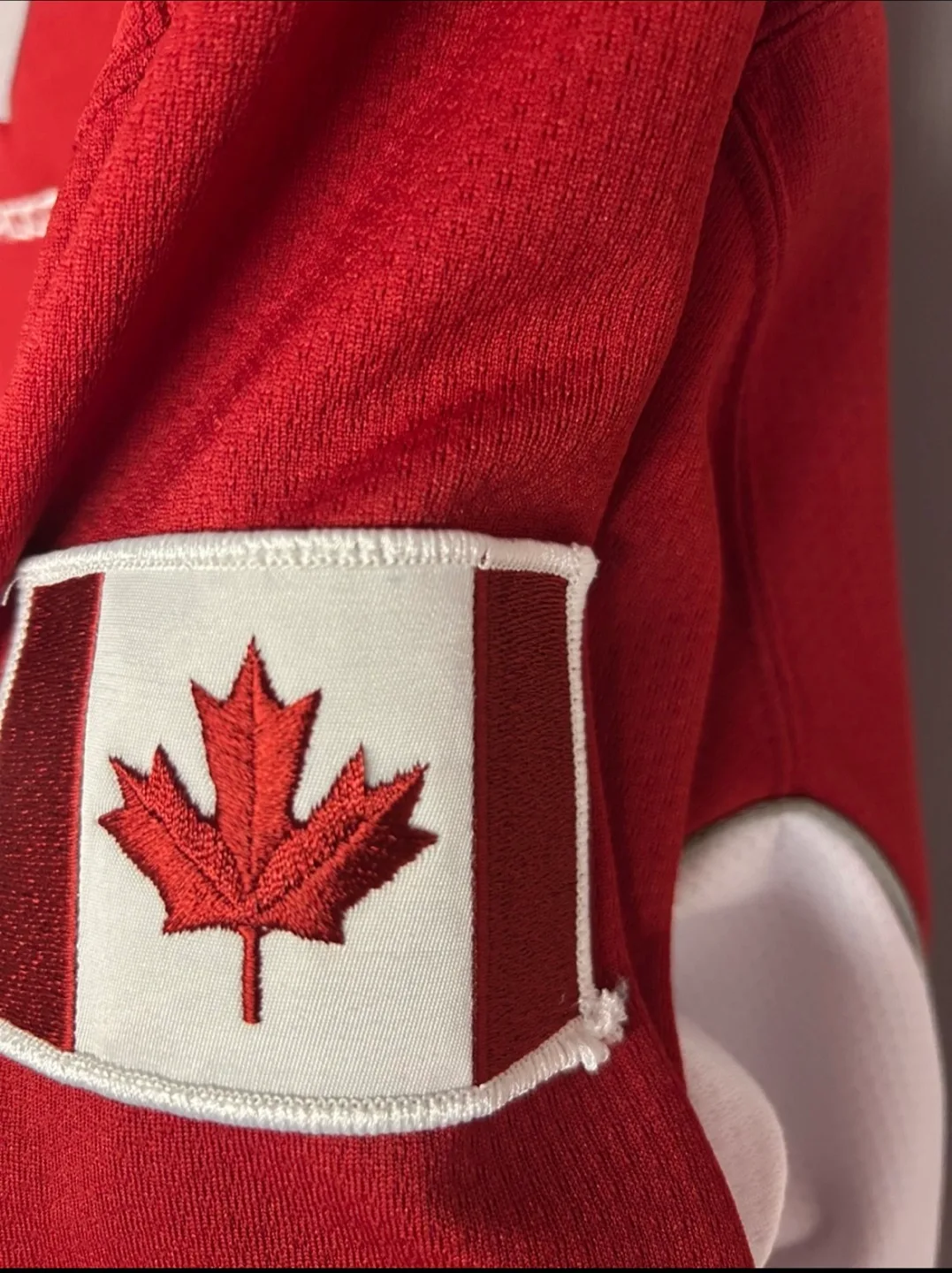 Vintage Canada 2000 Sydney Olympics Roots Jersey image indicator(4)