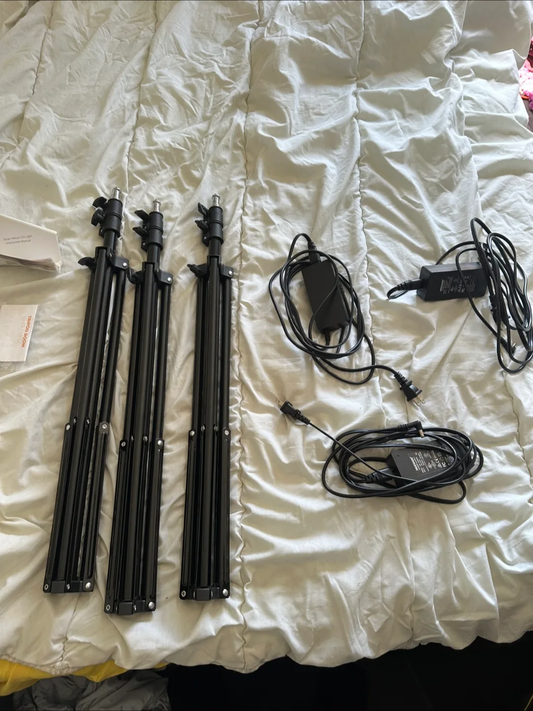 Neewer 3-Pack 480 RGB LED Light Kit with App Control image indicator(3)