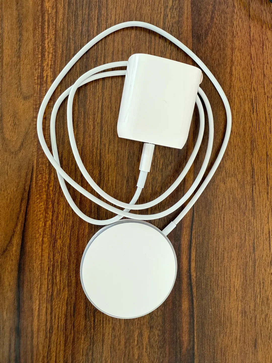 IQ Magsafe USB-C Charger (35W) thumbnail