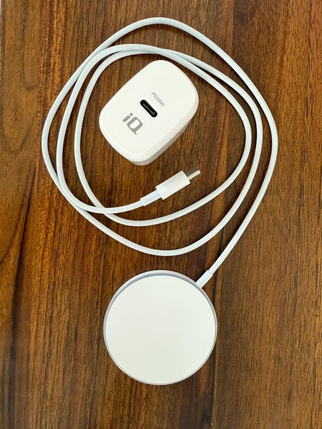 IQ Magsafe USB-C Charger (35W) image indicator(3)