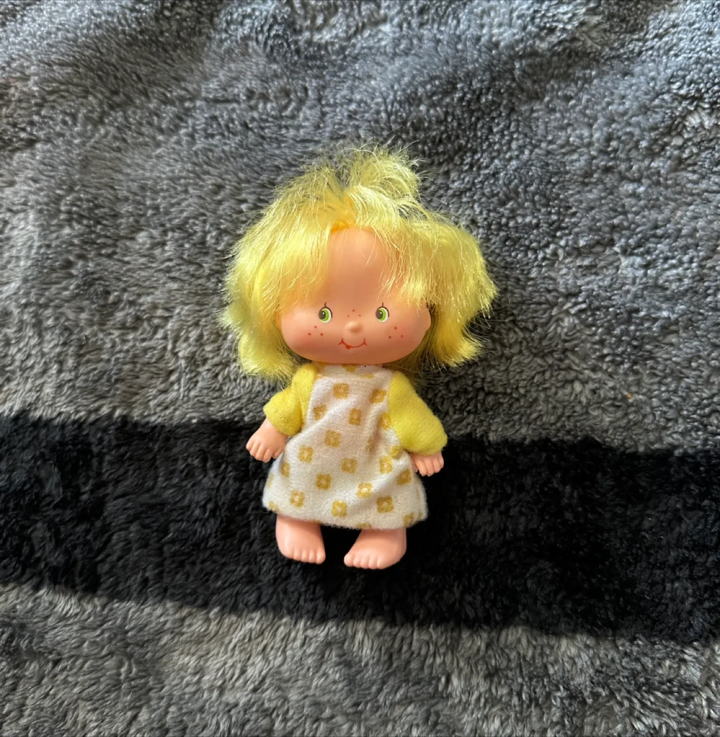 Vintage Strawberry Shortcake Mini Dolls image indicator(2)