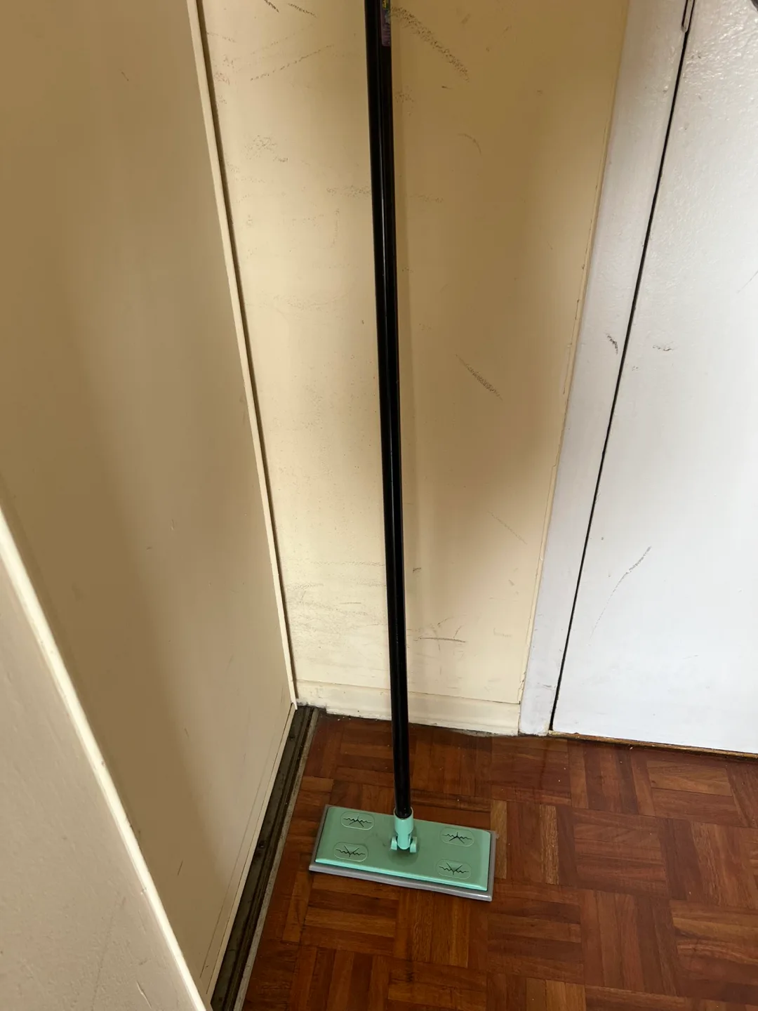 Used Spin Mop thumbnail
