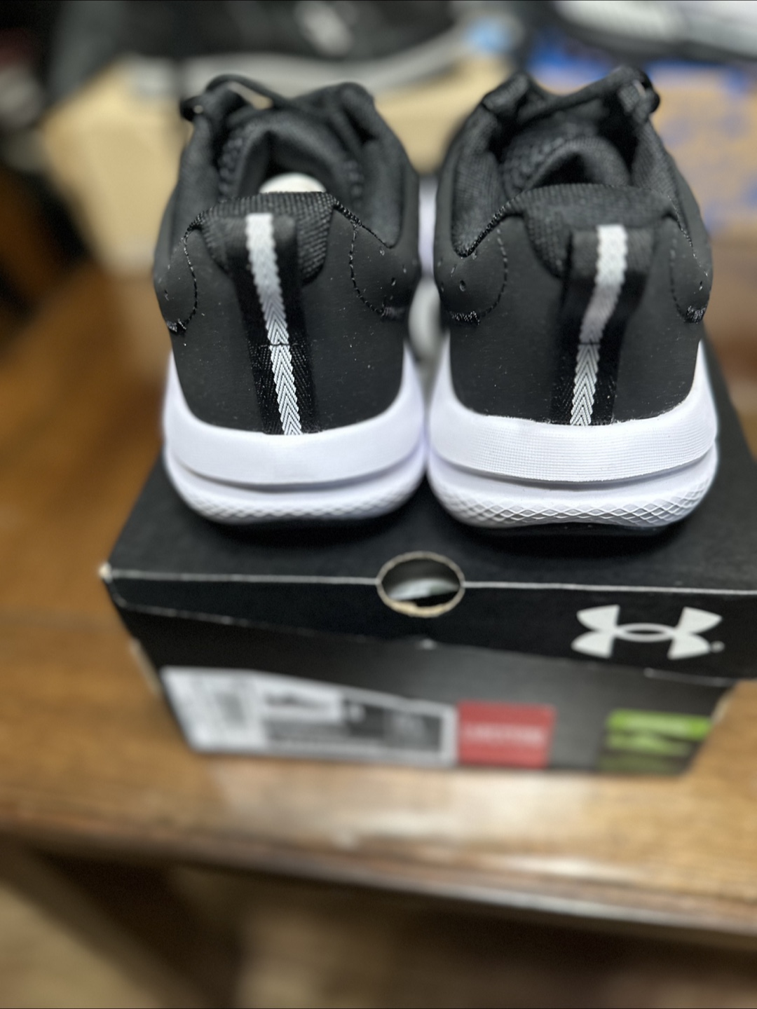 Under Armour women’s Grade School Charged Assert 9 Running Shoes - photo 4