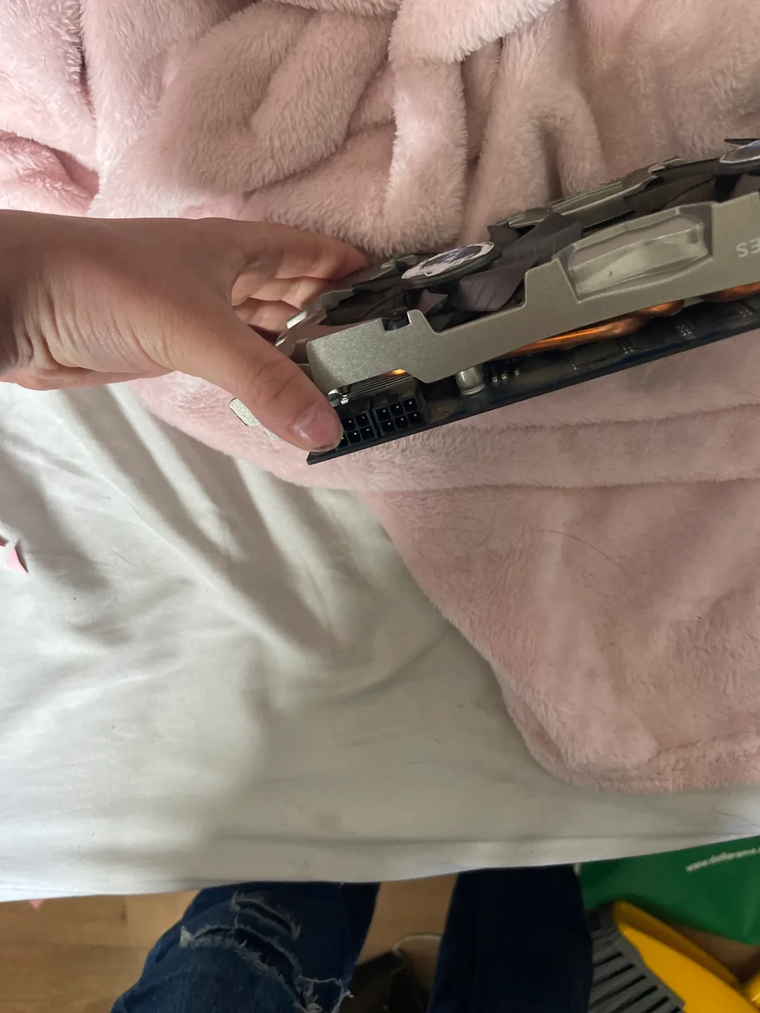 GTX 500 Series Graphics Card image indicator(3)