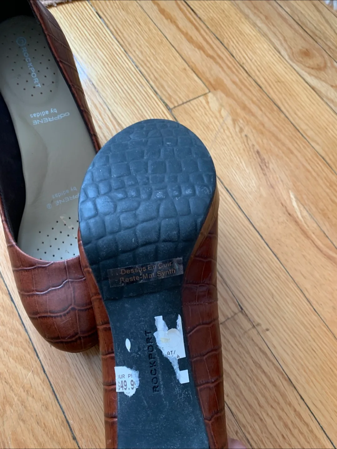 Rockport Women's Brown Crocodile-Embossed Heels image indicator(3)