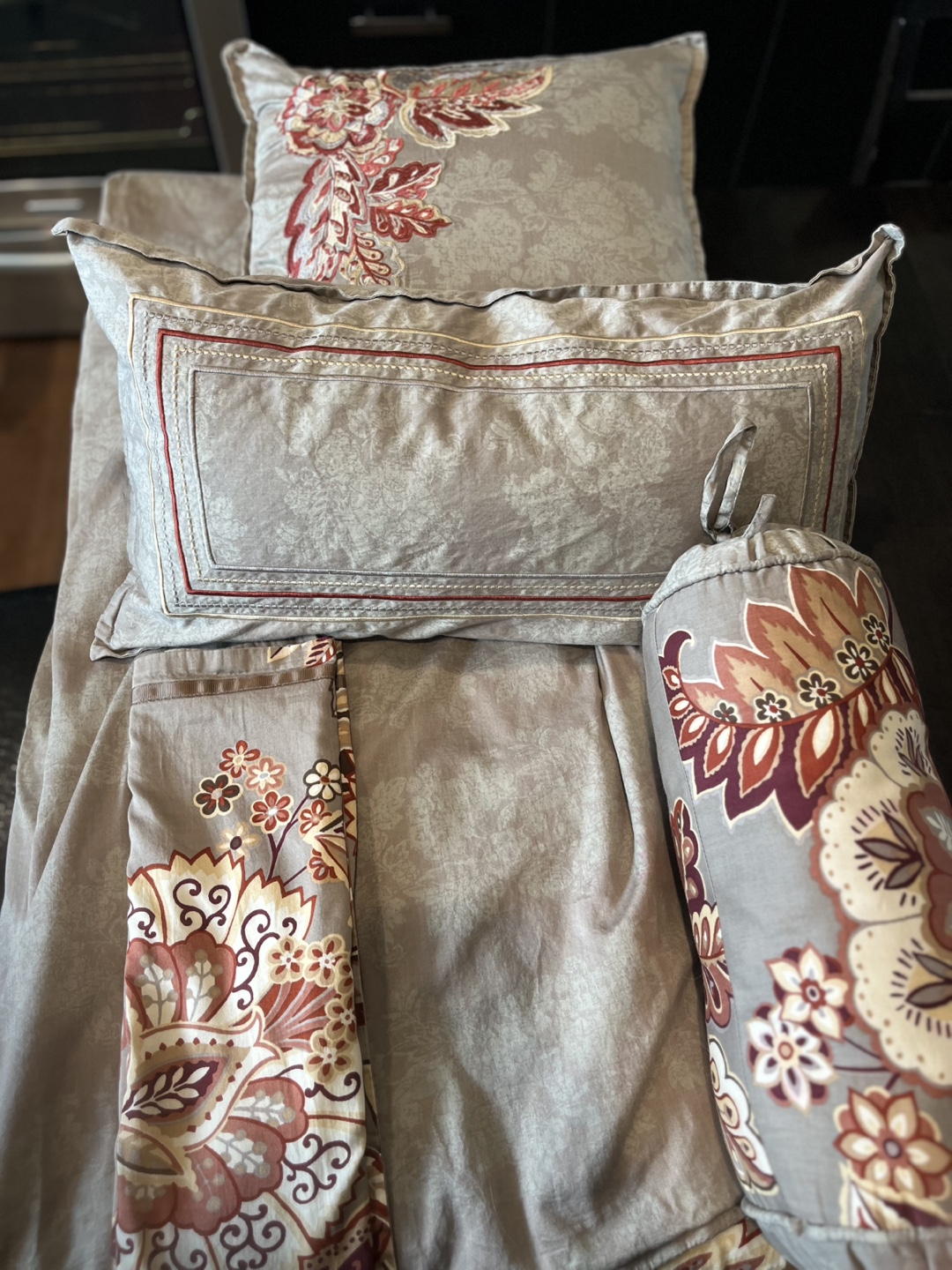 Beautiful Reversible Duvet Cover Set
