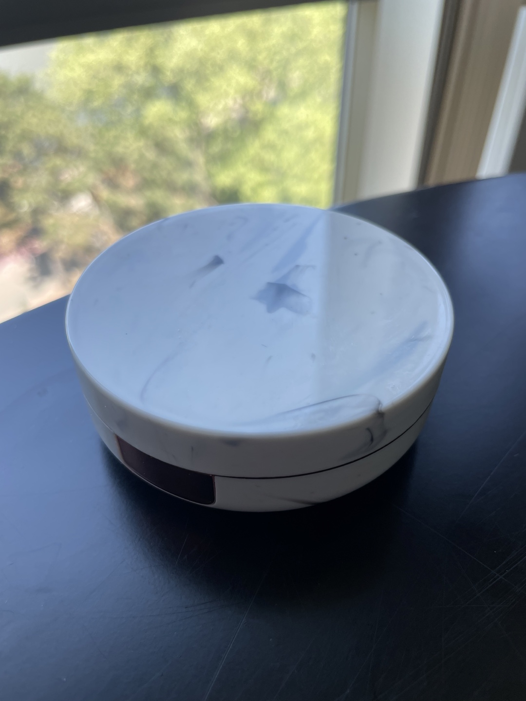White marble contacts case