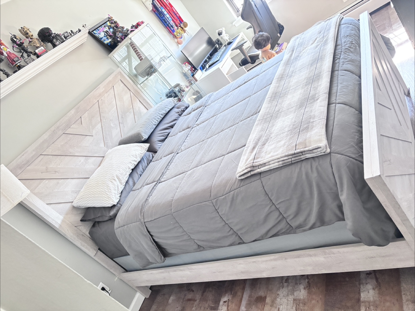 Queen Size Bed Frame with Distressed White Wood Headboard