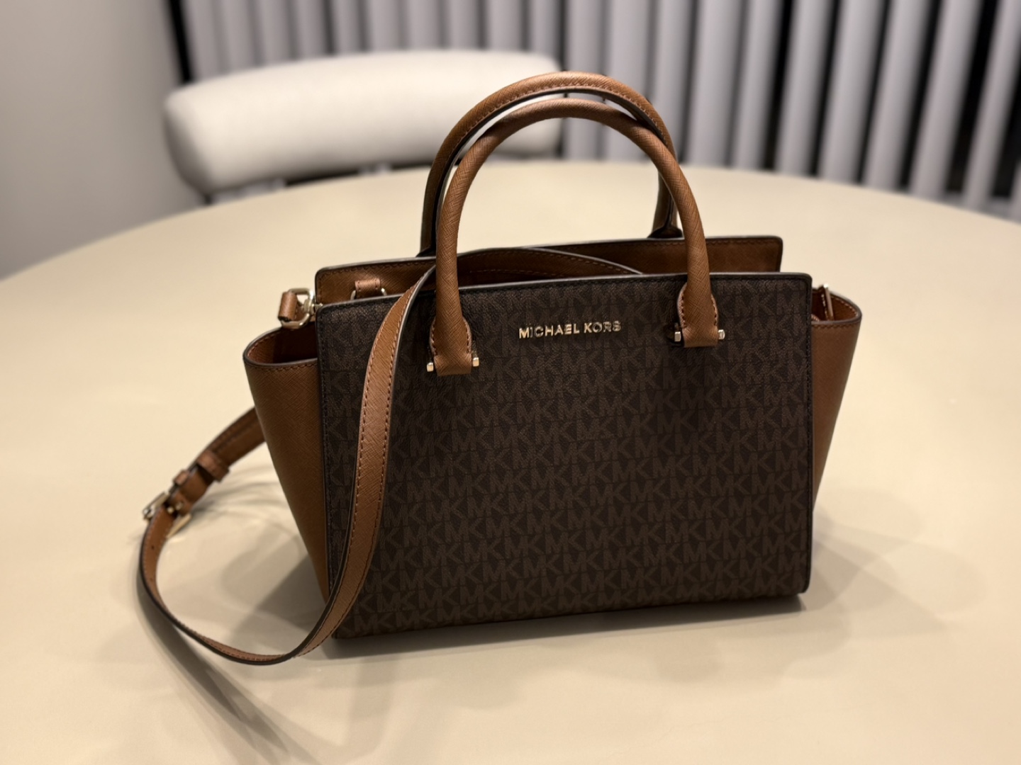 Michael Kors Brown satchel handbag - photo 5