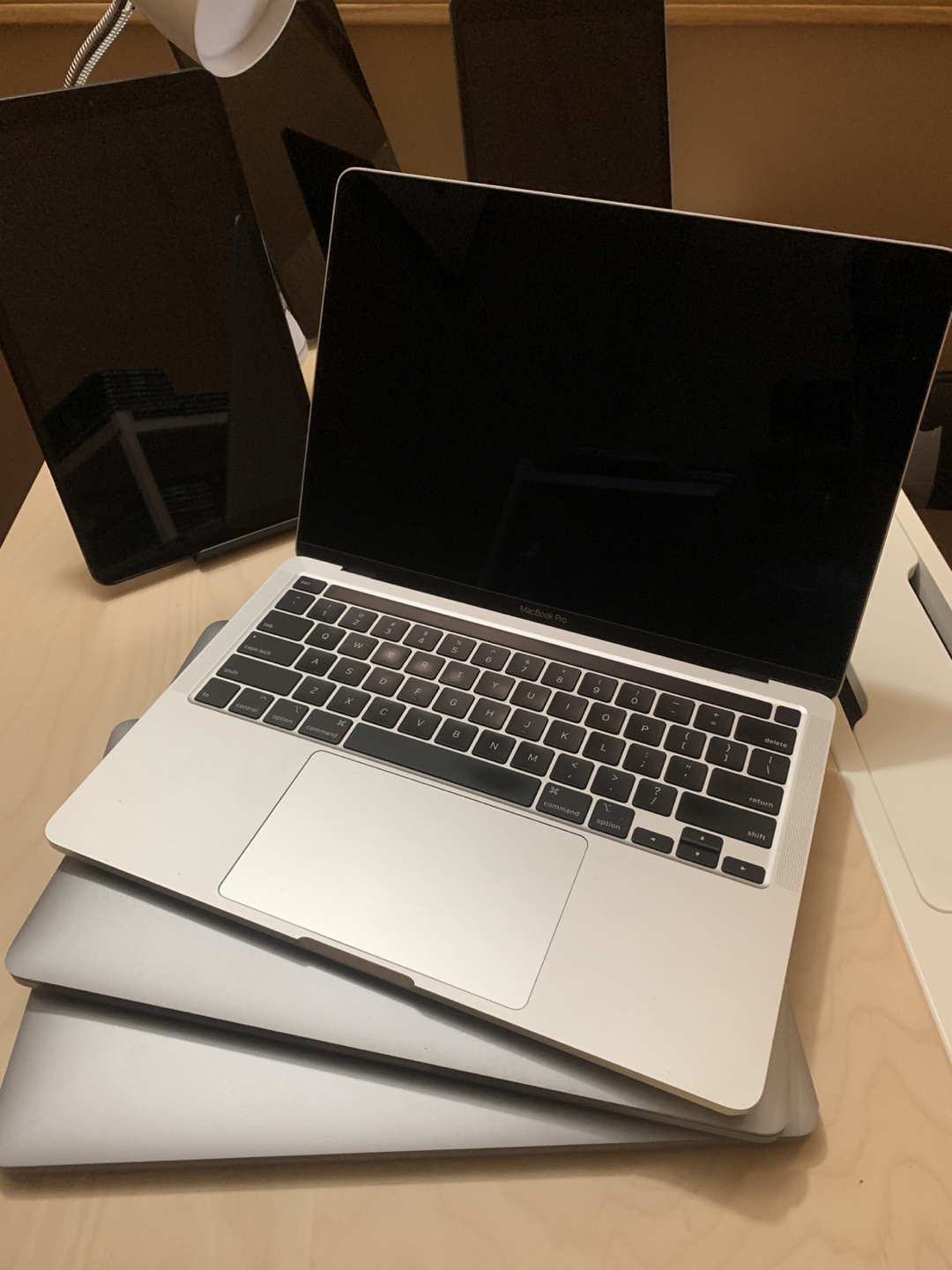 Macbook Pro 2020  slim Touch Bar - photo 2