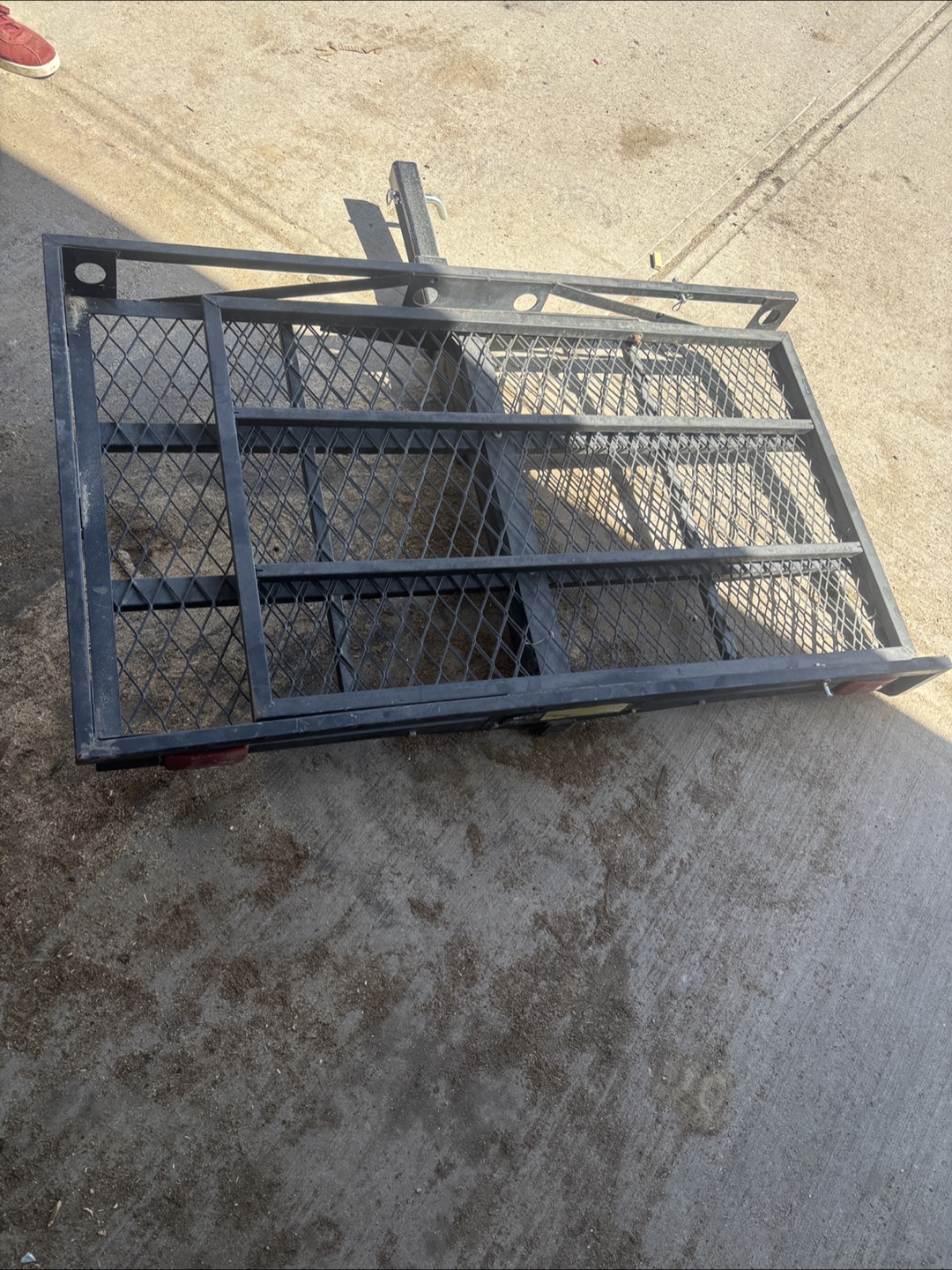 Heavy duty hitch mount mobility scooter carrier