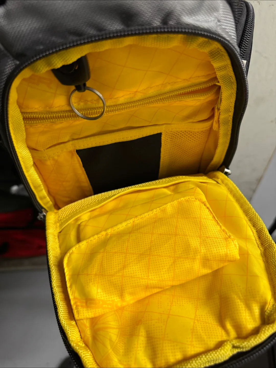 Explorer Camera Sling Bag image indicator(2)