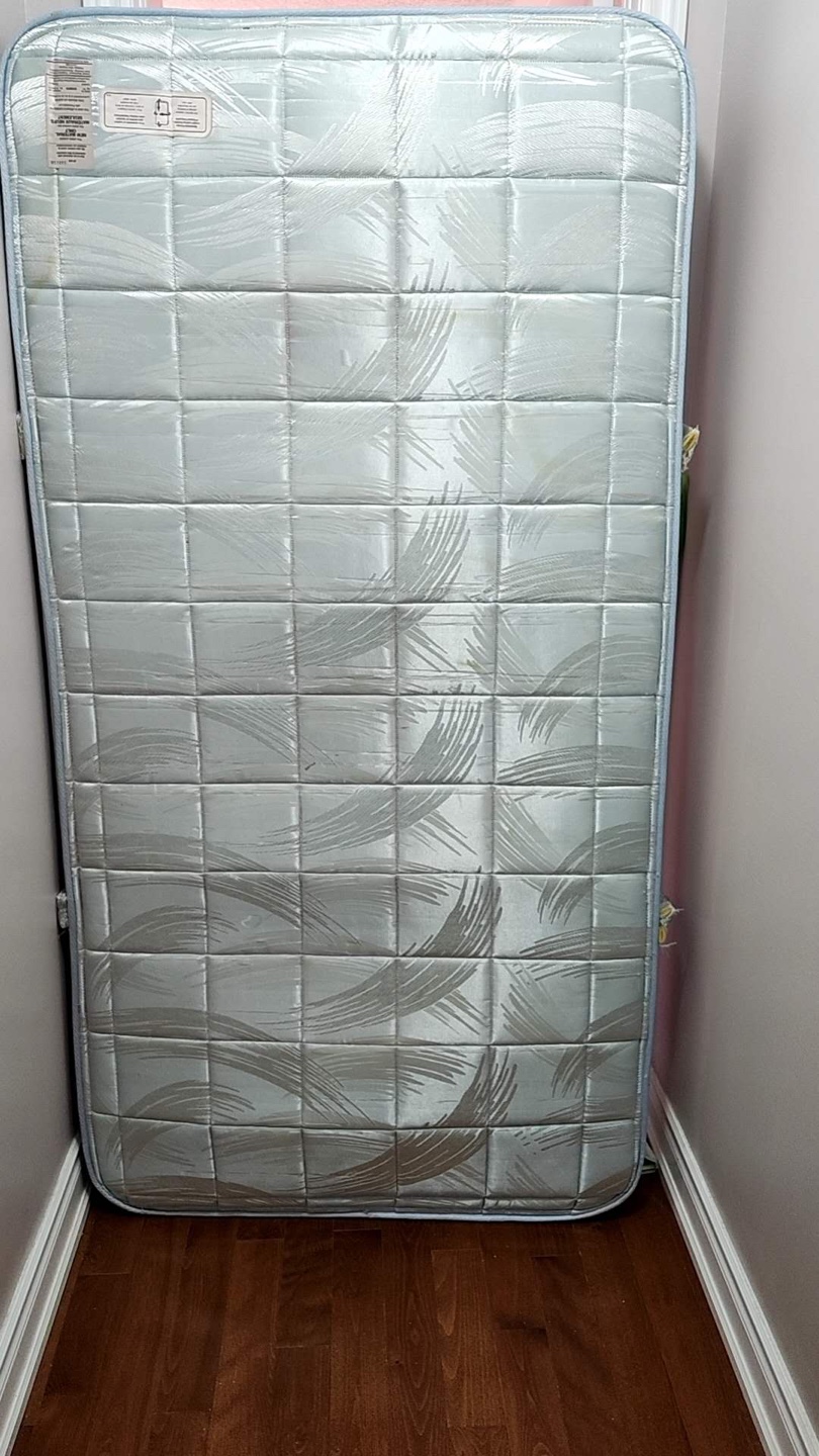 Twin Size Mattress – Clean, Comfortable & Ready to Use! - photo 2