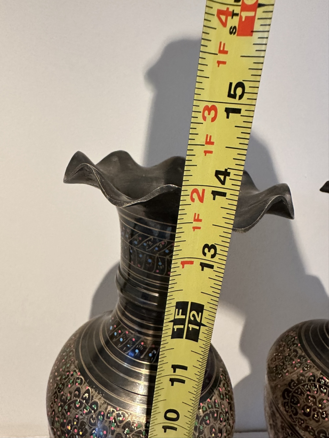Pair of Vintage Brass Vases with Intricate Detail - photo 4