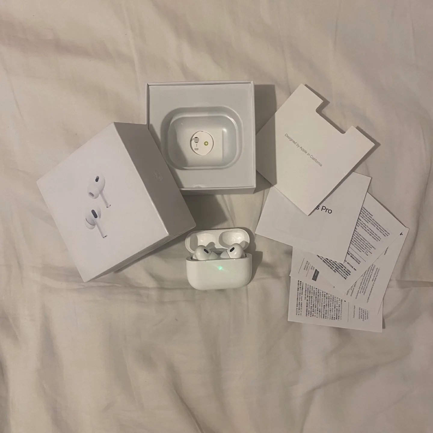 Apple AirPods Pro (2nd generation) thumbnail