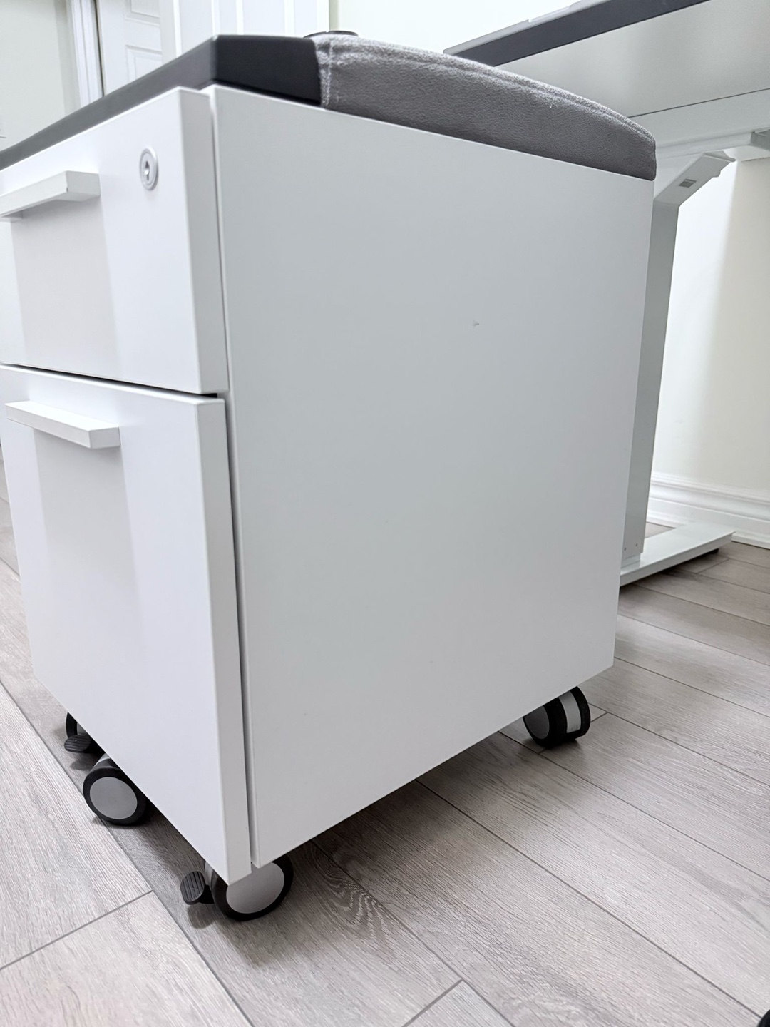 Drawer with cushioned top for sale - photo 2