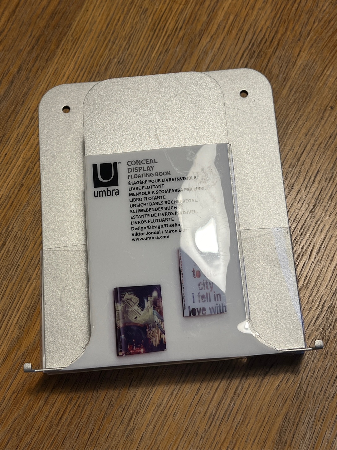 Umbra Conceal Display Floating Book 🧡
