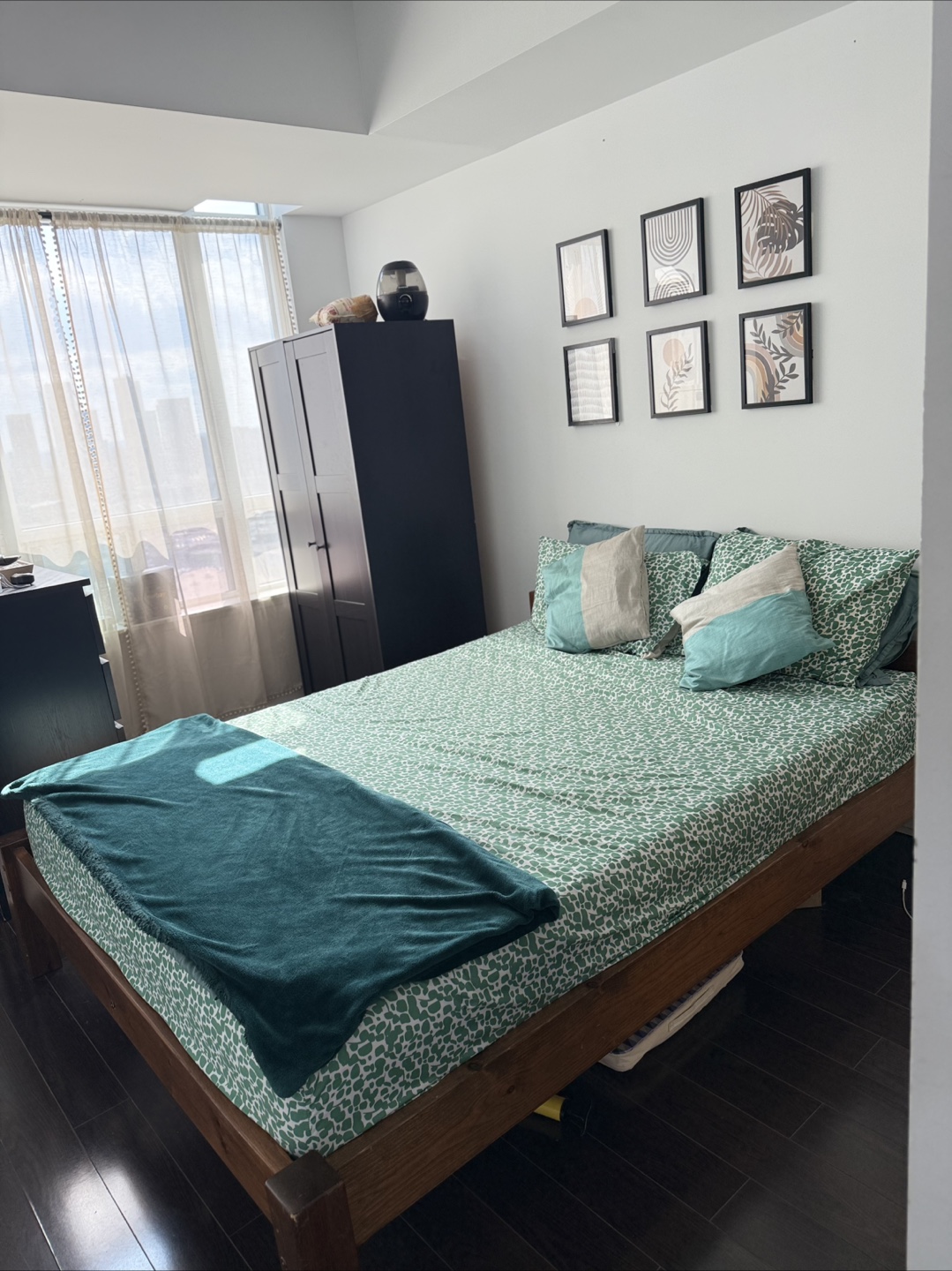Queen Size Platform Bed Frame - photo 2