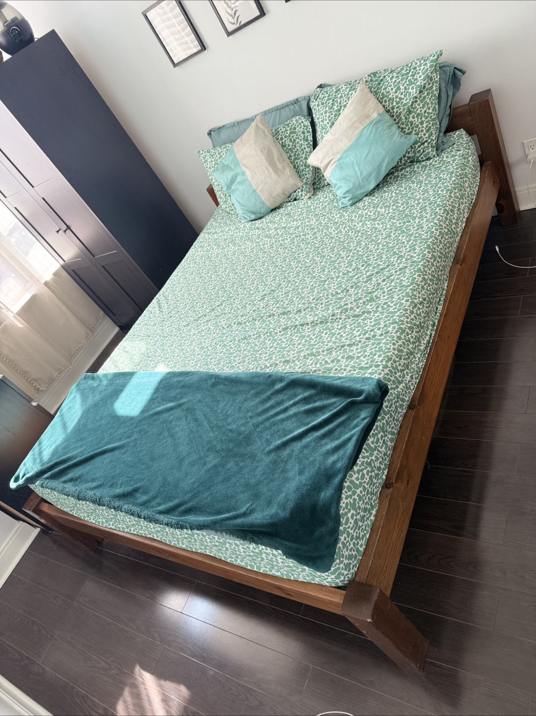 Queen Size Platform Bed Frame - photo 3