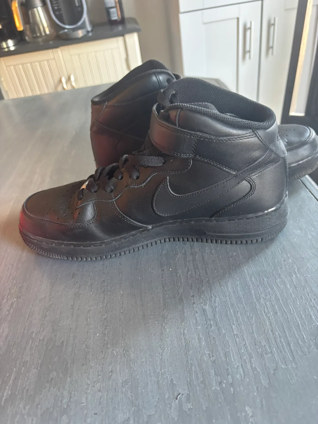 Nike Air Force 1 High Top Shoes - Black - Size 10.5 image indicator(2)