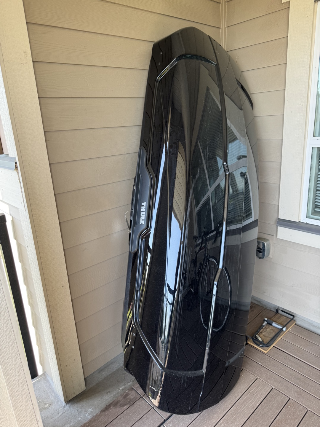 Thule roof cargo carrier