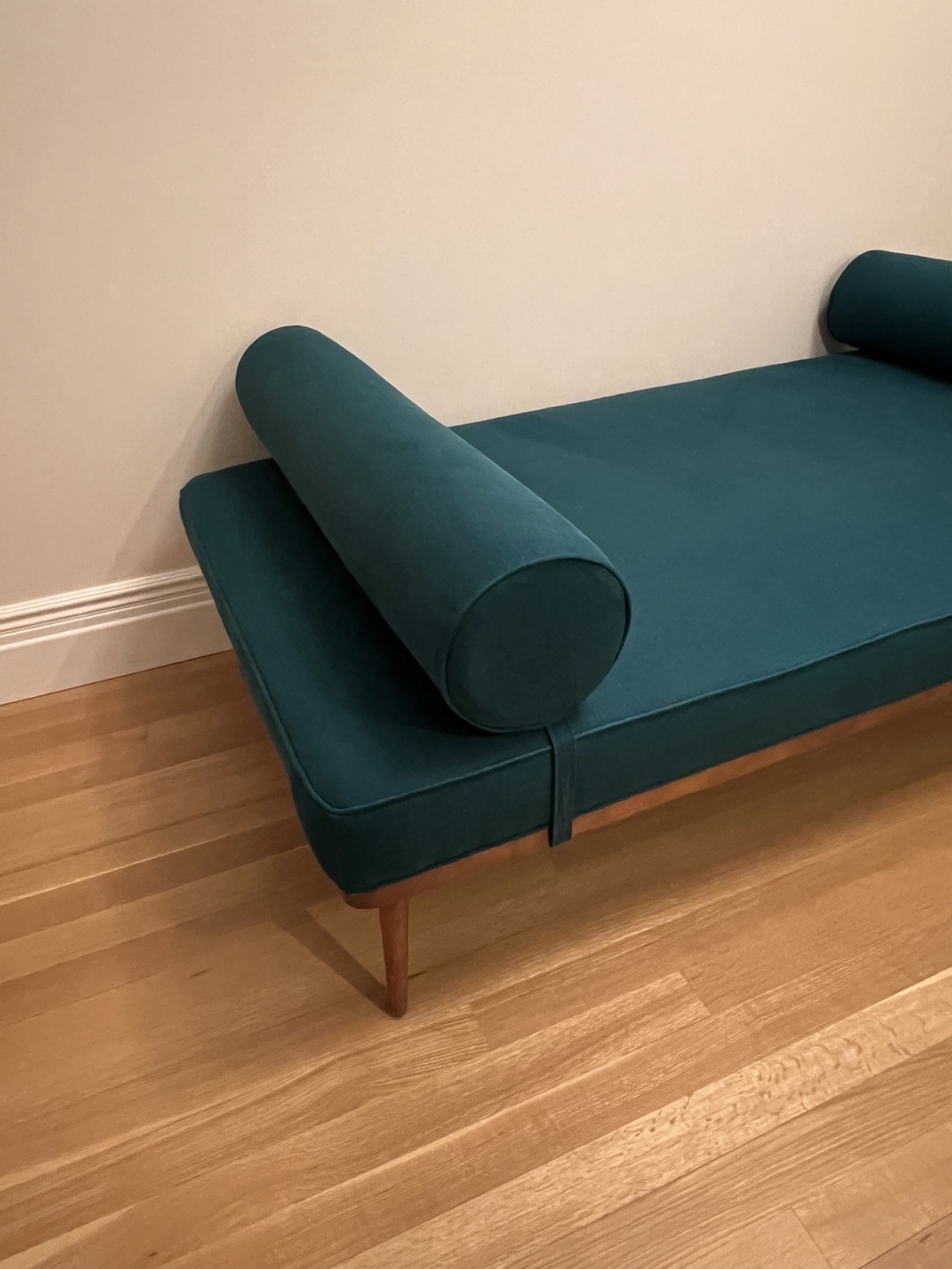 Anthropologie Darcy daybed sofa - photo 5