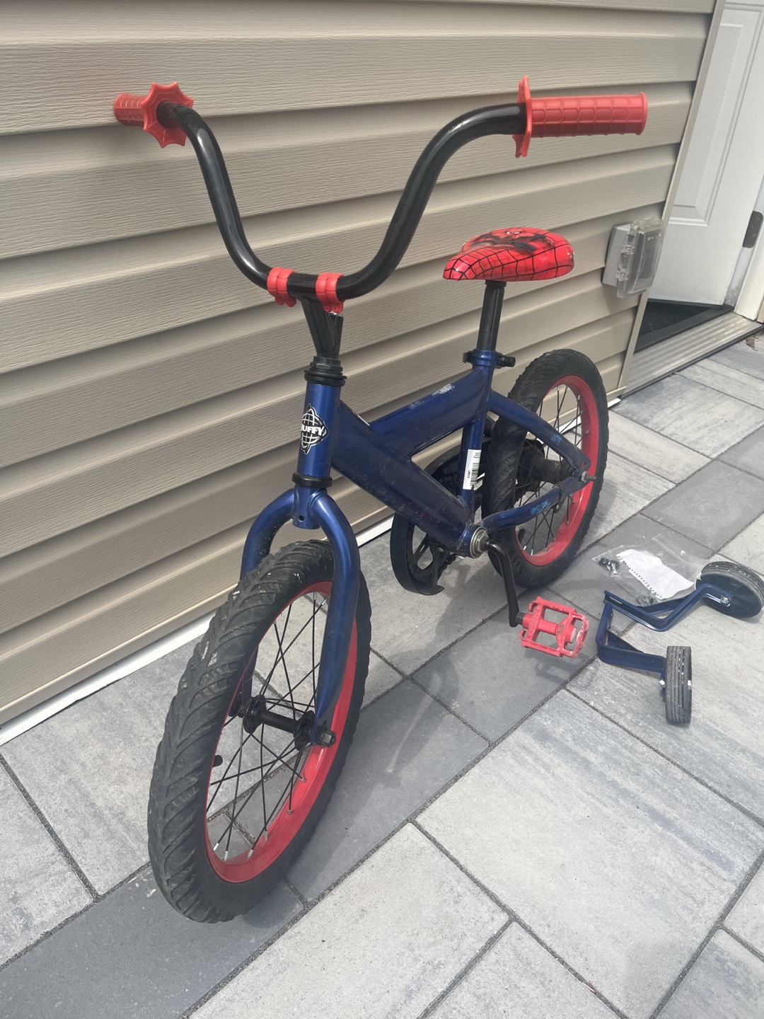 Spiderman 16" Kids Bike with Training Wheels - photo 2