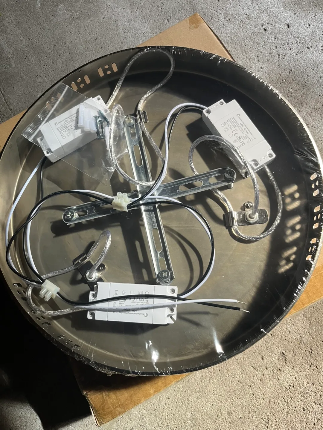 Brand new Modern 3-Light Pendant Light Fixture image indicator(5)