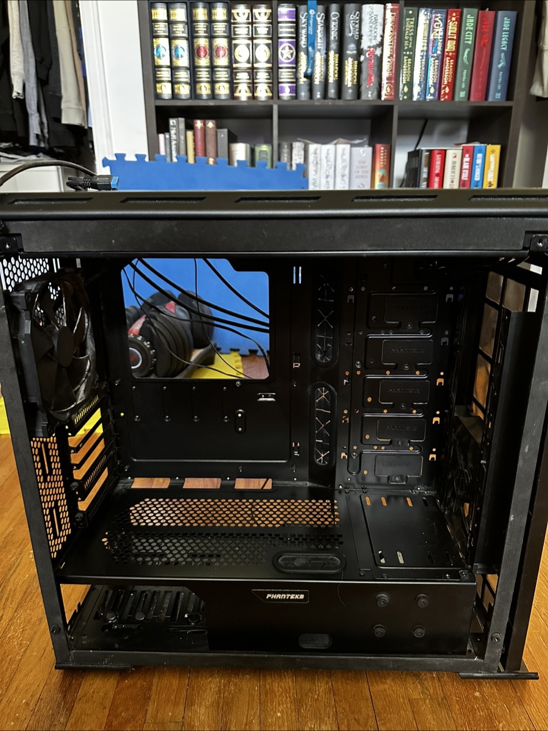 Phanteks Evolv ATX PC Case - photo 2