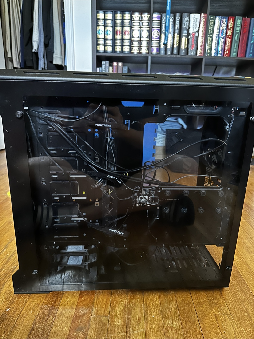 Phanteks Evolv ATX PC Case - photo 3