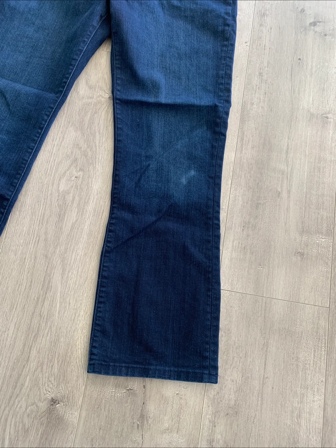 🧡Wrangler 🧡Women's High-Waisted Bootcut Jeans Size 33x32 image indicator(3)