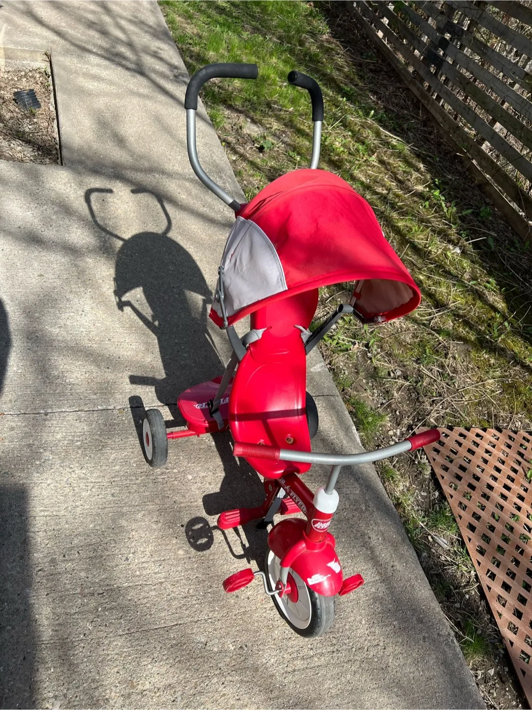 Radio Flyer Classic Tricycle with Canopy thumbnail
