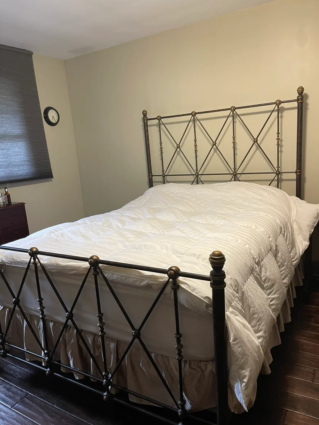 Bombay Furniture Queen Metal Bed Frame thumbnail