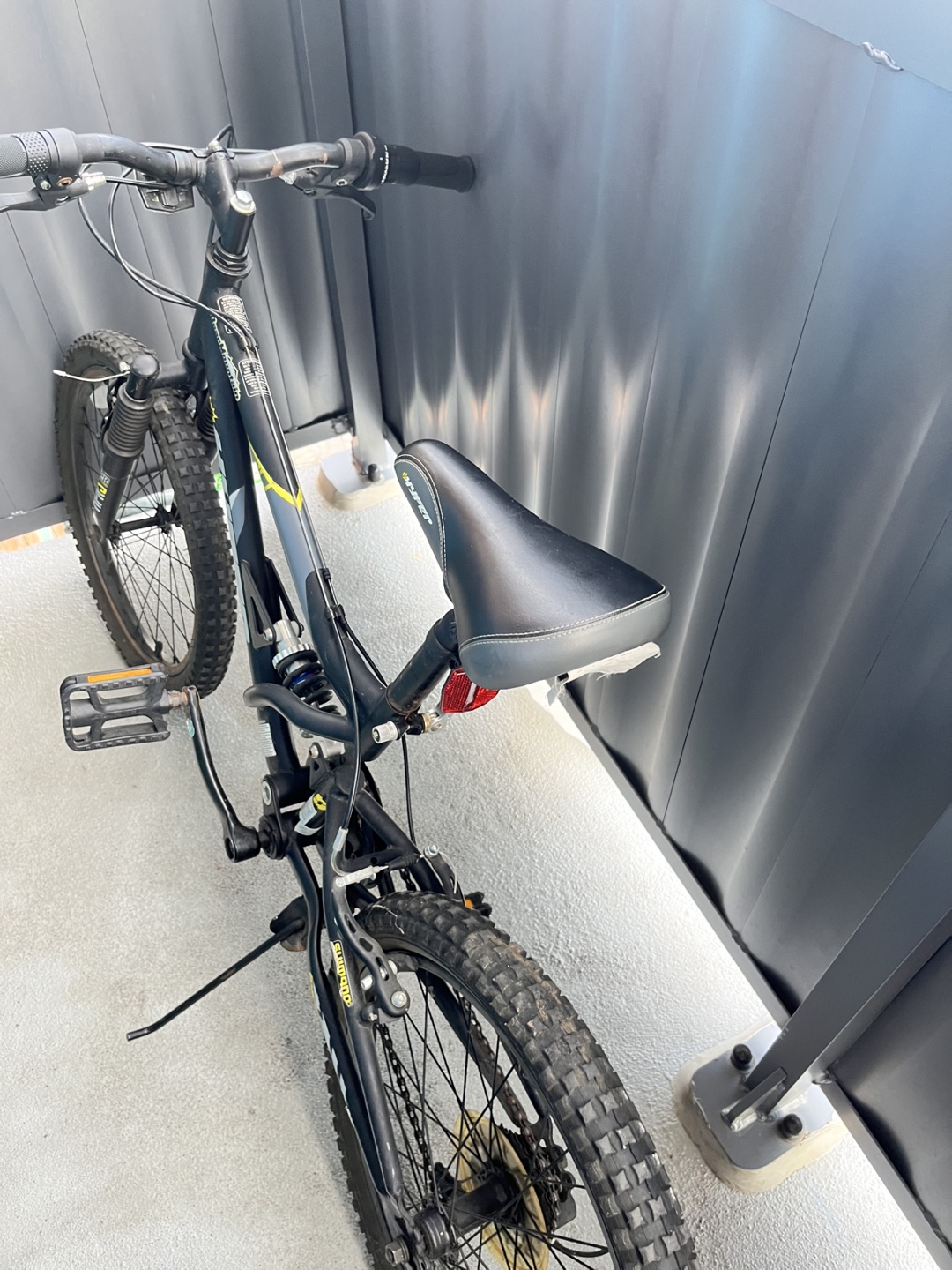 Used Hyper 20" Boys' Mountain Bike - photo 4