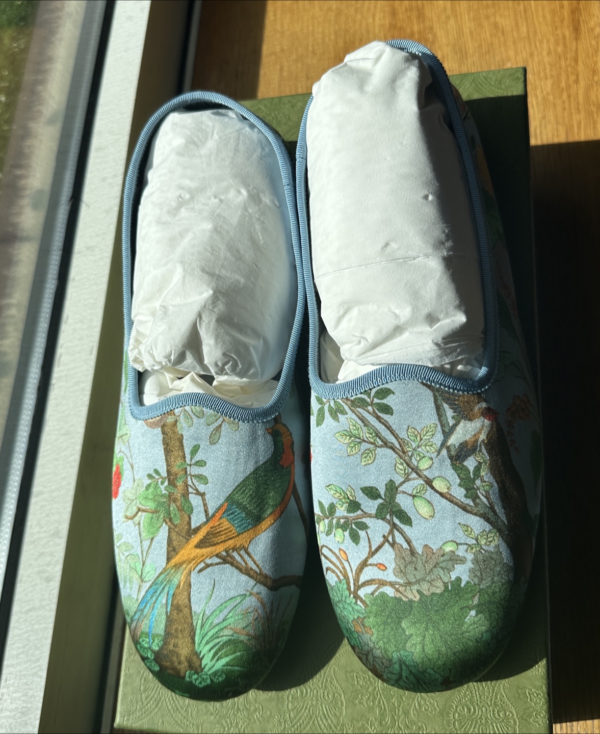 Gucci mens Size 12 Satin Voyage Eco Tian Flats