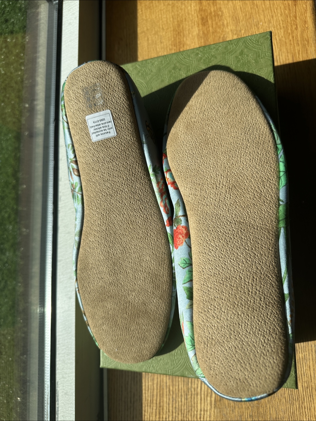 Gucci mens Size 12 Satin Voyage Eco Tian Flats - photo 3