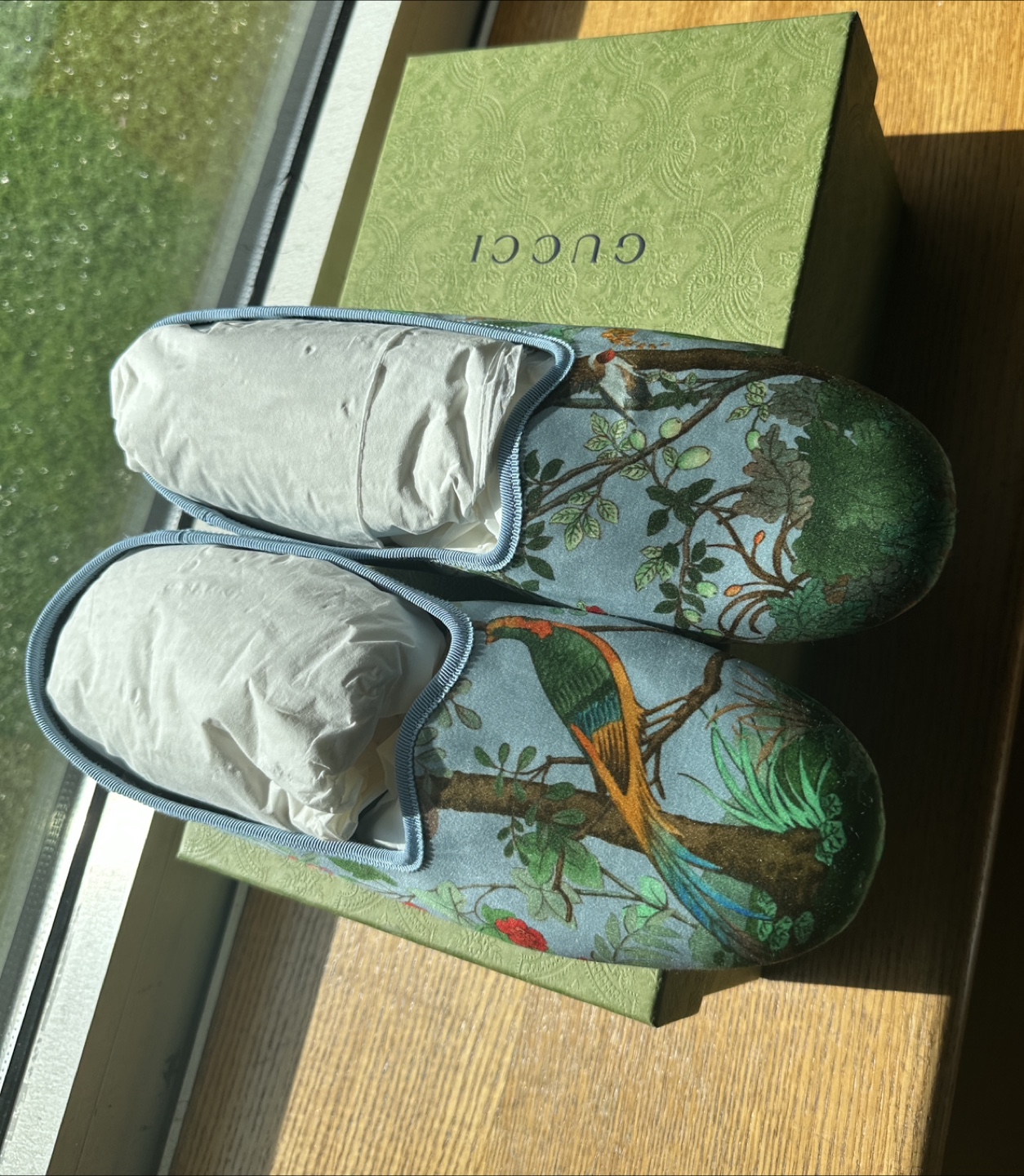 Gucci mens Size 12 Satin Voyage Eco Tian Flats - photo 2