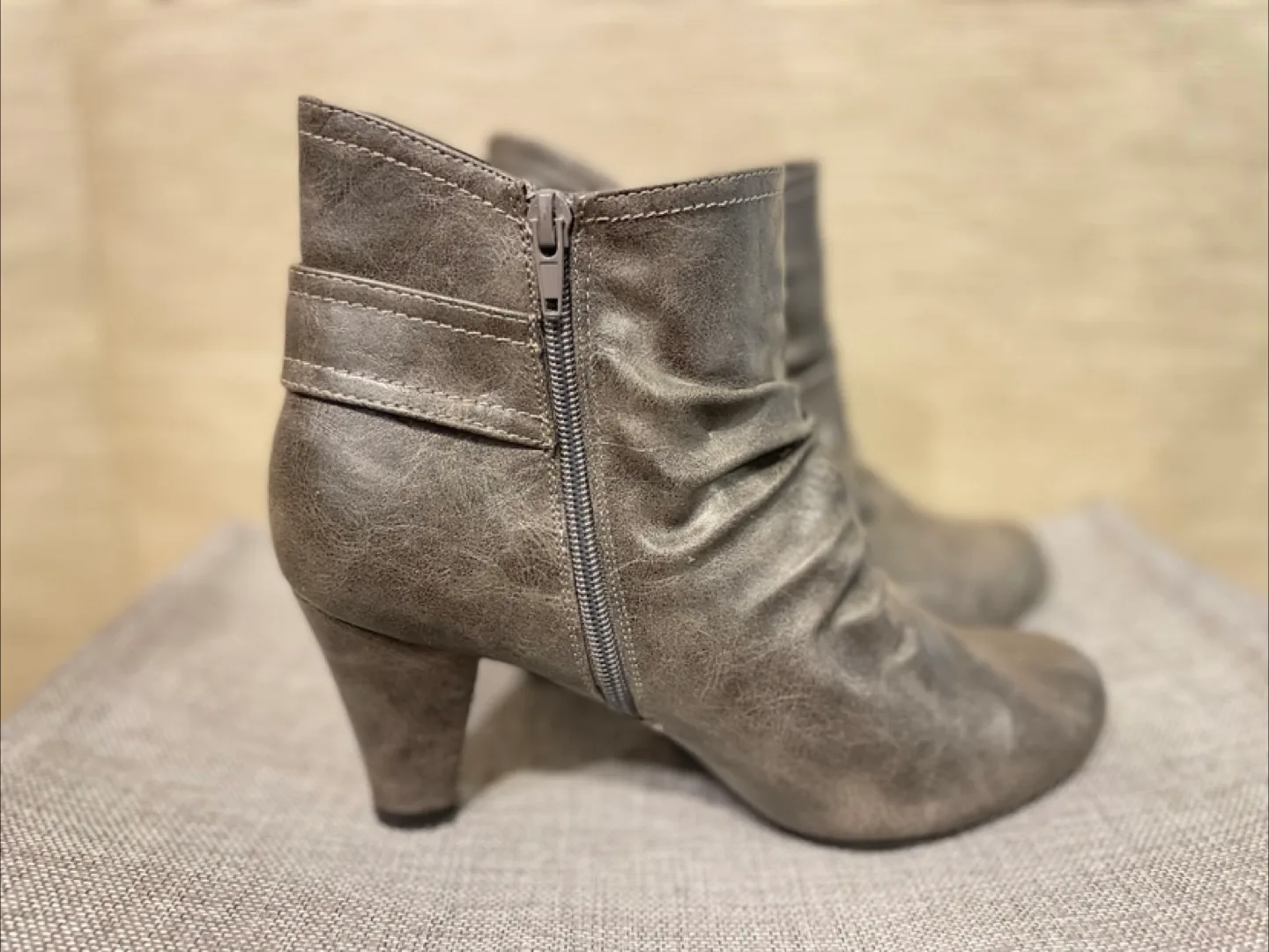 Women’s Grey Ankle Boots Size 8.5 thumbnail