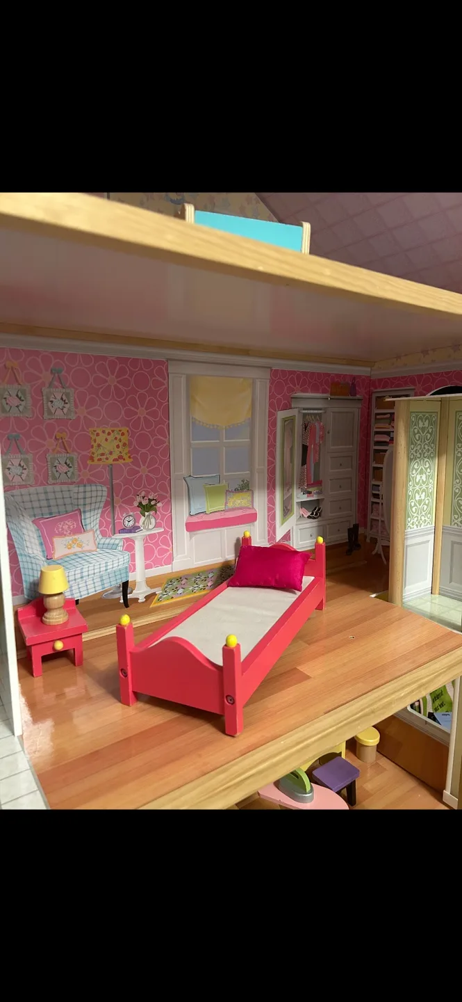 Kid Kraft Dollhouse + Accesories image indicator(6)