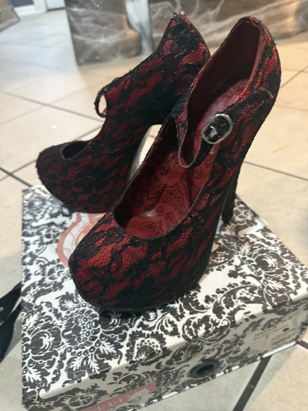 Red Lace Platform Heels - photo 2
