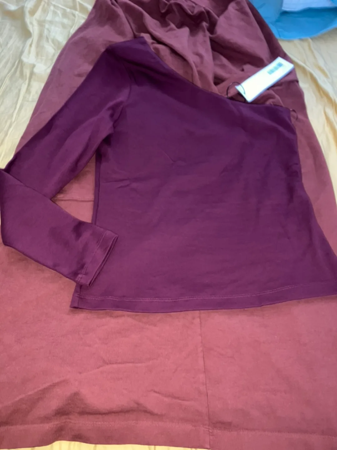 EUC - Kotn Faten Shirt, S/M image indicator(7)