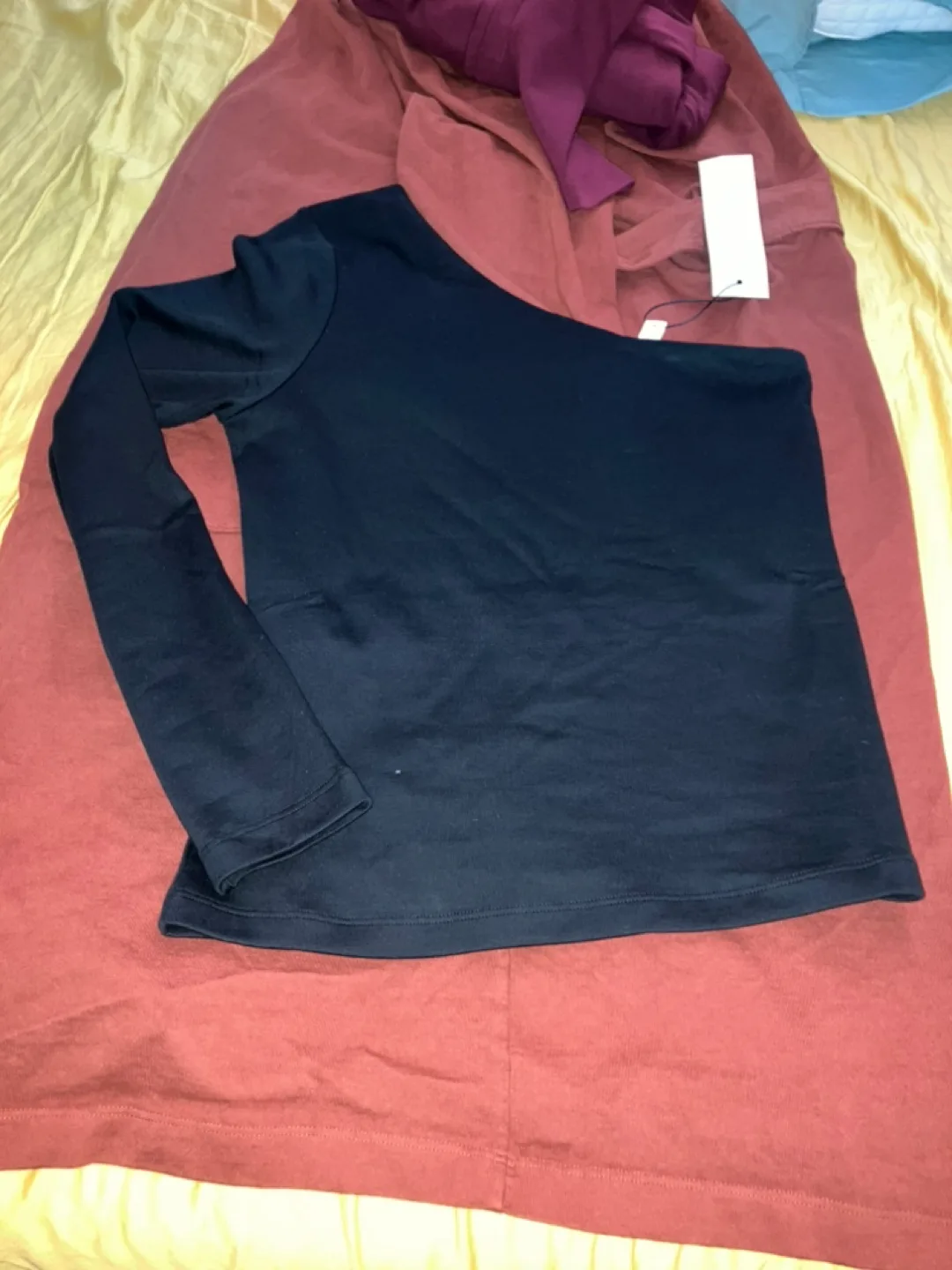 NWT - Kotn Faten Shirt, Size S/M image indicator(5)