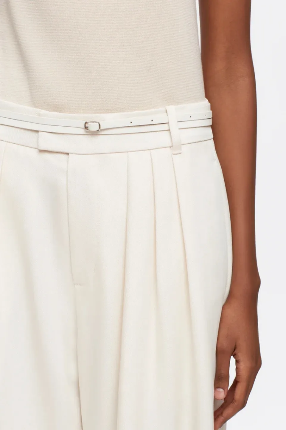 NWT - Kotn Plaza Pants in Mirage, size 26* image indicator(6)