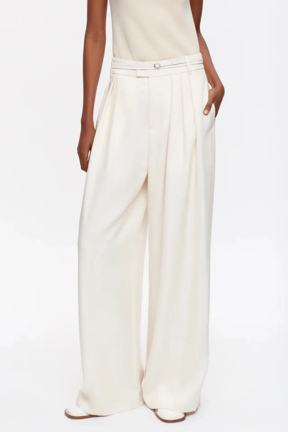 NWT - Kotn Plaza Pants in Mirage, size 26* image indicator(7)