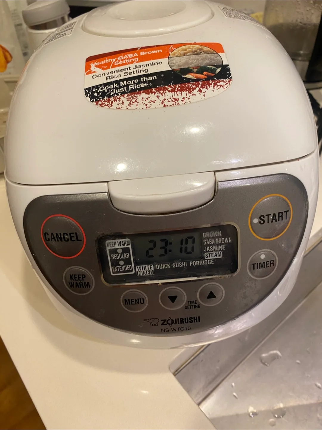 Zojirushi Rice Cooker NS-WTC10 thumbnail