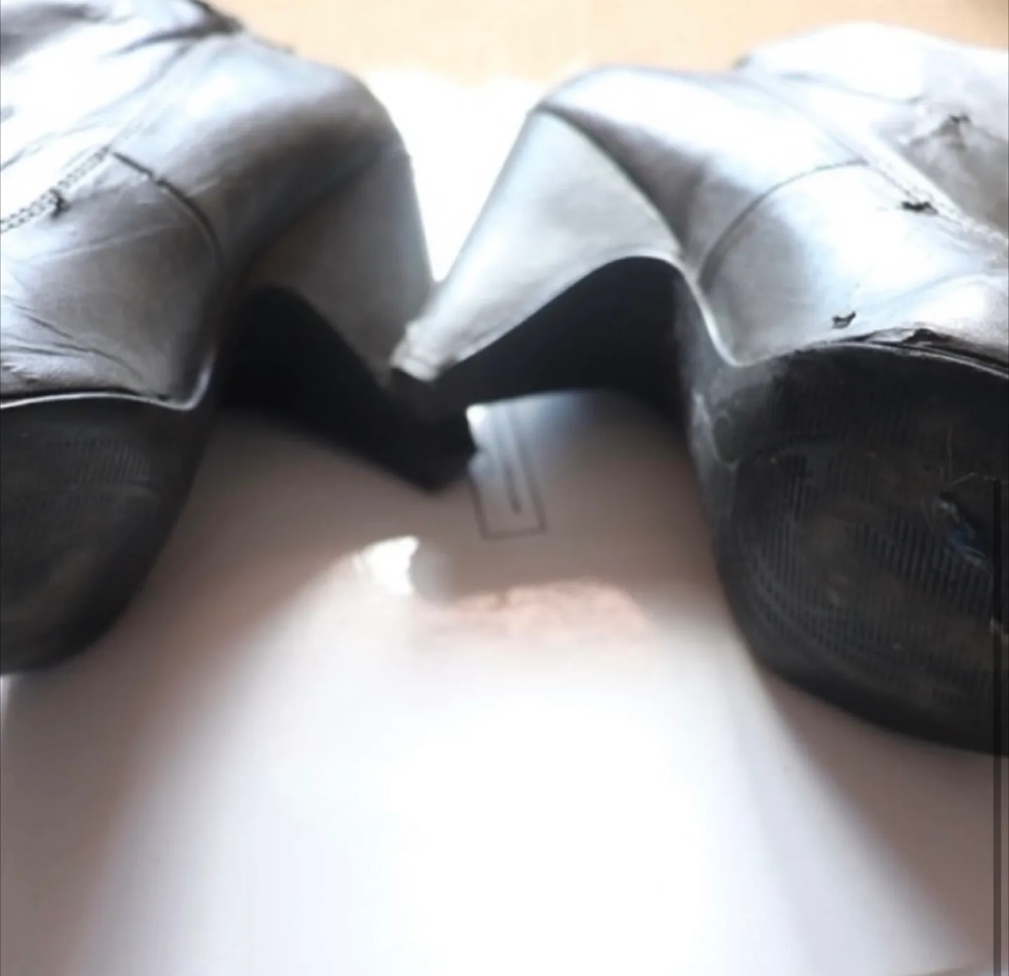 Women's Grey Leather Ankle Boots image indicator(3)