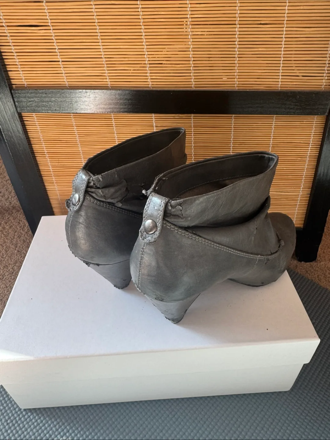 Women's Grey Leather Ankle Boots image indicator(7)