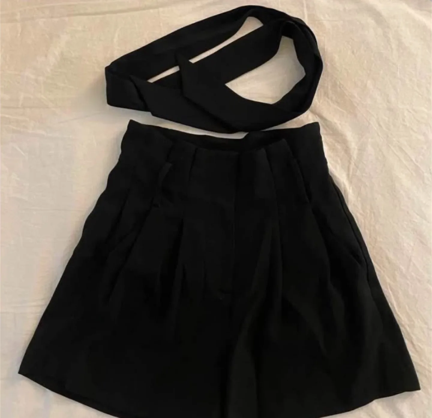 Babaton Paperbag Waist Shorts thumbnail