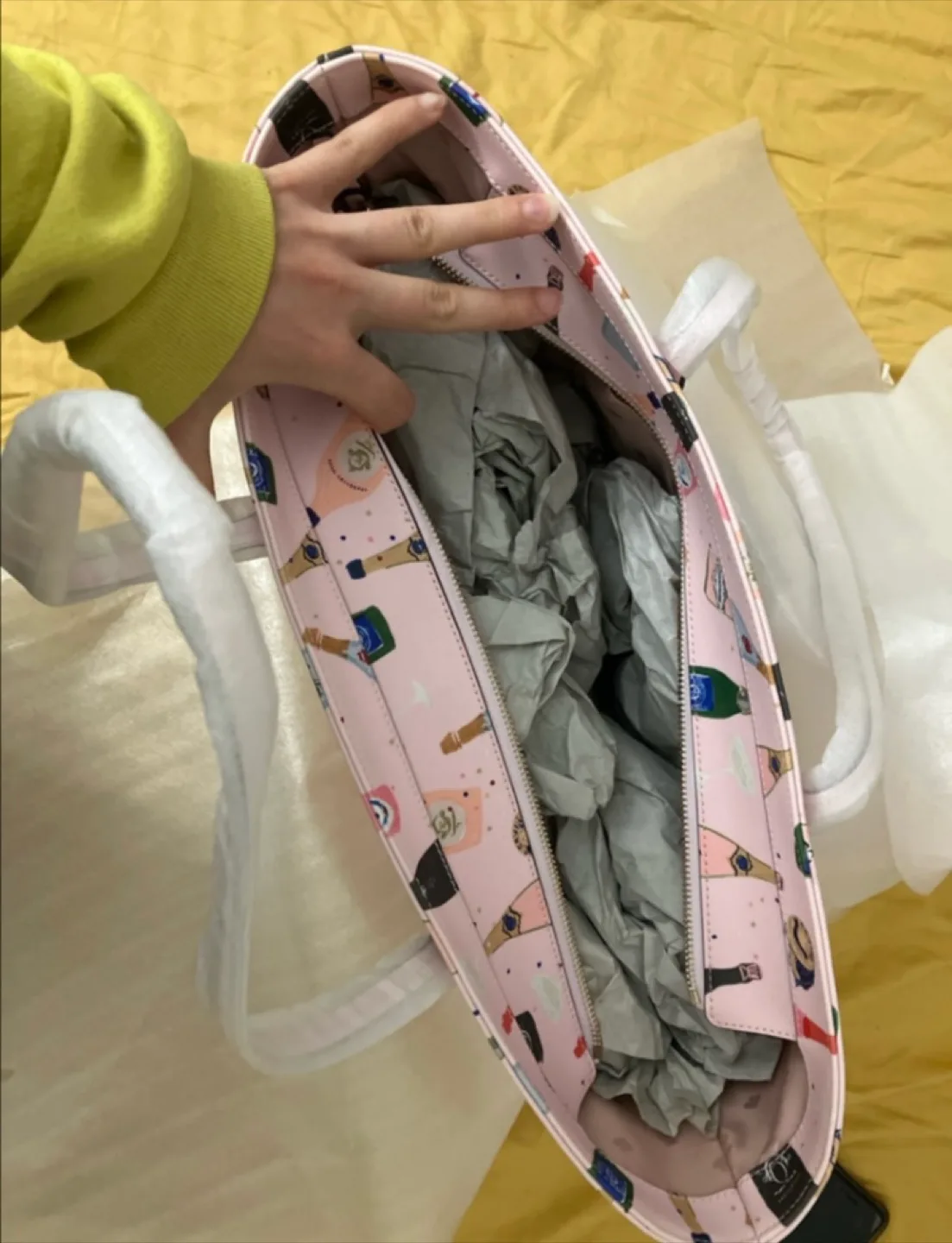 NWT - Kate Spade Margareta Vinyl Tote image indicator(3)