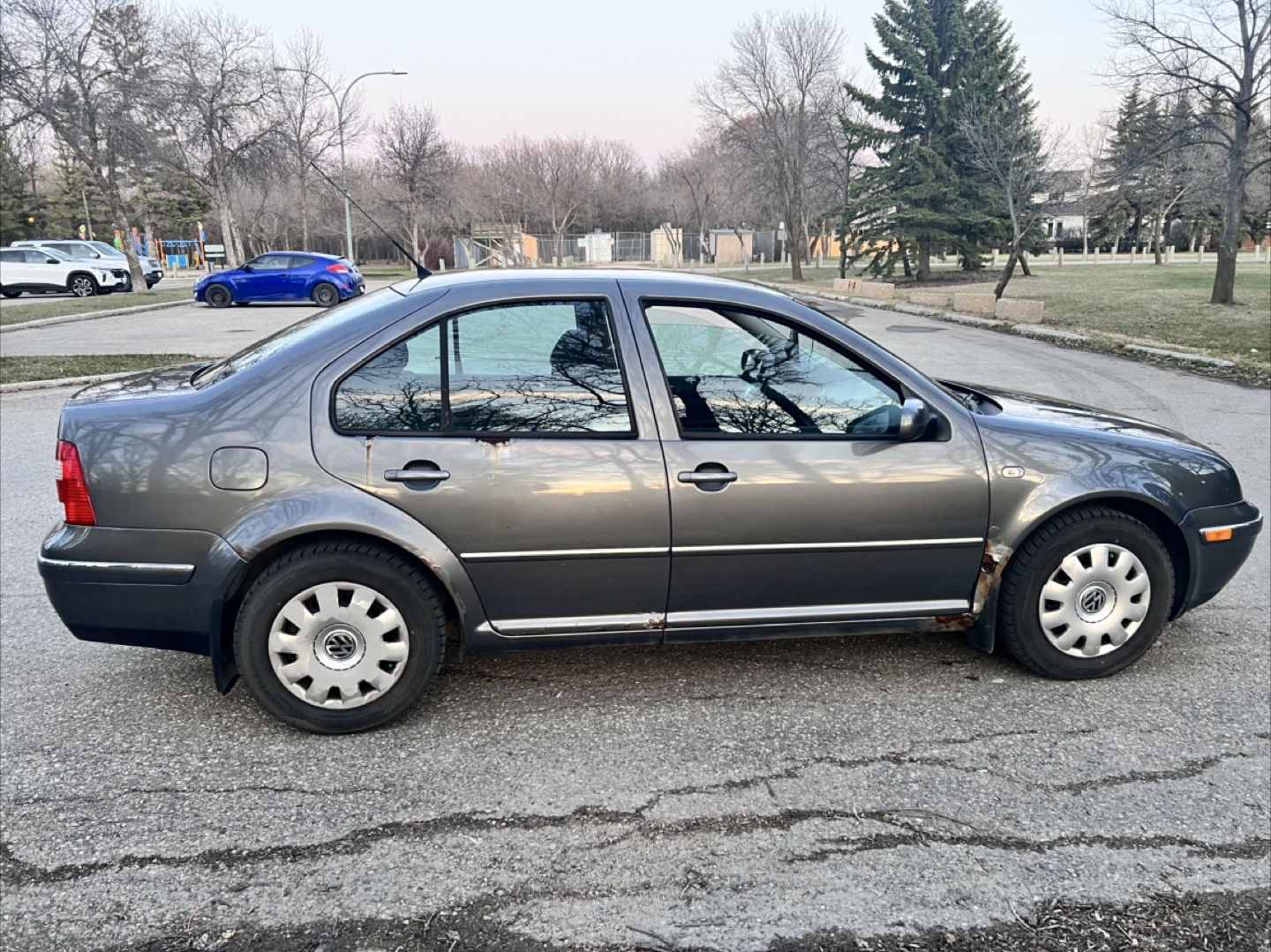 2004 Volkswagen Jetta - photo 2